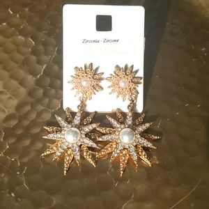 Pearl and zirconia sparkle earrings